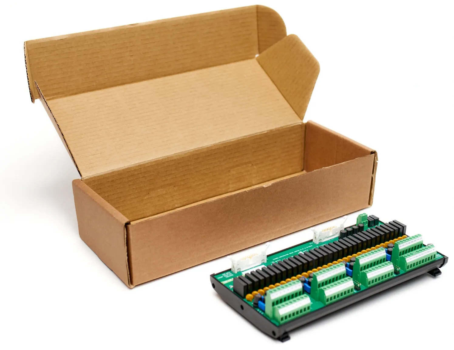 Терминальные панели серии UM-HR в коробке поставка